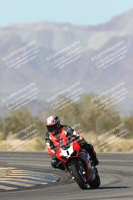 media/Dec-04-2025-Racers Edge (Thu) [[5ebc9f124d]]/3-B Group/1-Session 1 (Turn 7)/